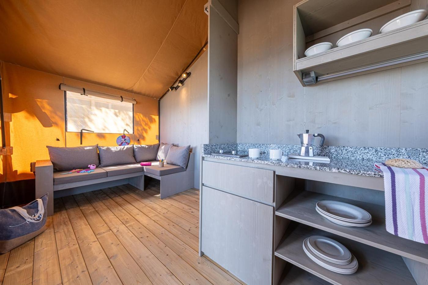 Camping Estival Torre De La Mora ตามาริต ภายนอก รูปภาพ